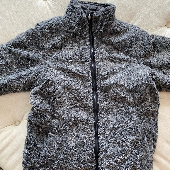 THE NORTH FACE Women’s Leopard Printed Mossbud Reversible Jacket - Picture 11 of 16